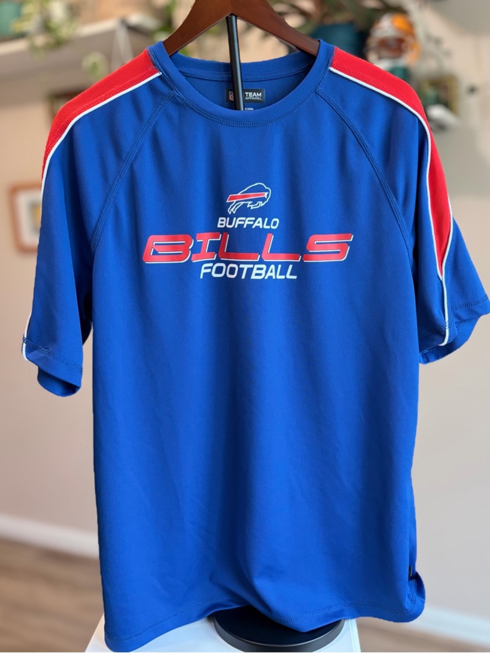 Buffalo Bills Football NFL Team Apparel Moisture Wicking Shirt Large Blue